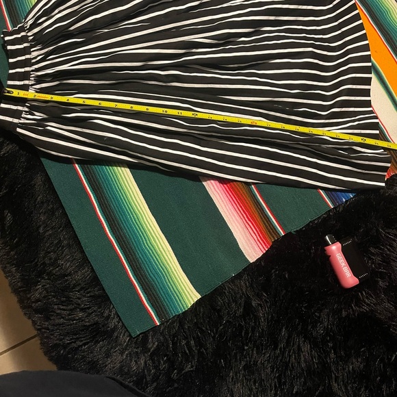 Black and White Striped Skirt - Picture 4 of 4